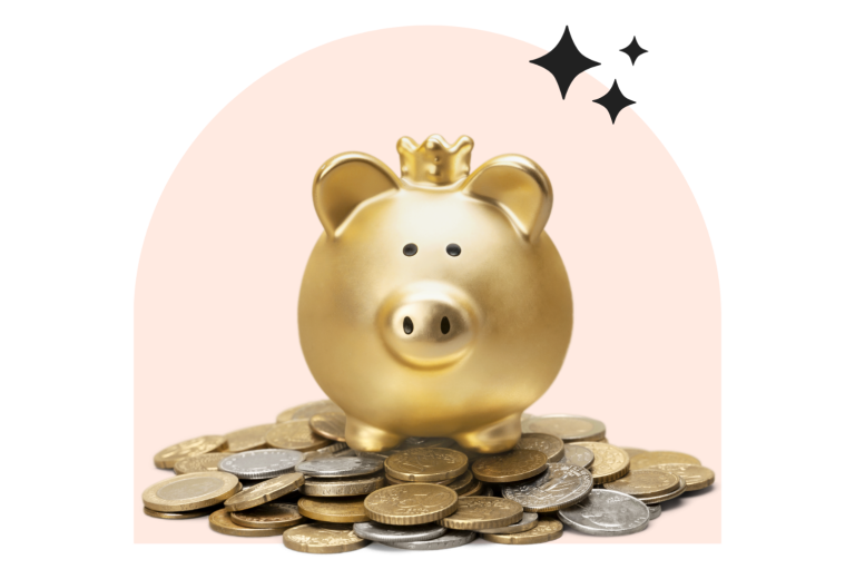 Geld spenden Goldener Sparschwein mit einer Krone, umgeben von Münzen.